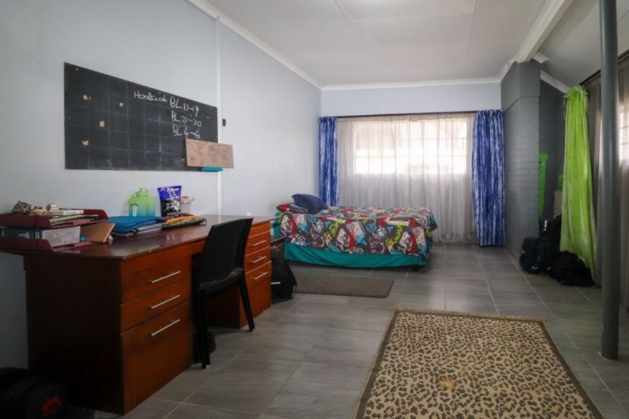 4 Bedroom Property for Sale in Collerville North West